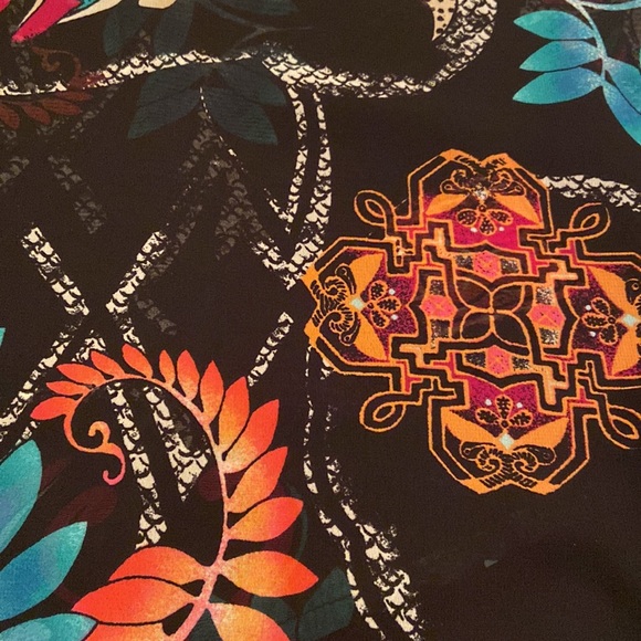 Chico’s like new Floral Tulip Hem long sleeve tunic top - Picture 9 of 16